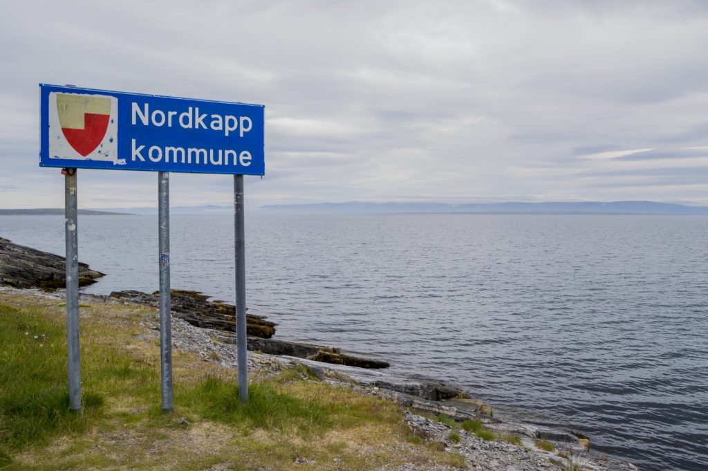 Skandinavija Severni rt road trip Norveška Nordkapptunnelen Nordkapp Nordijske države Magerøya Knivskjellodden Kirkeporten Barentsovo morje  