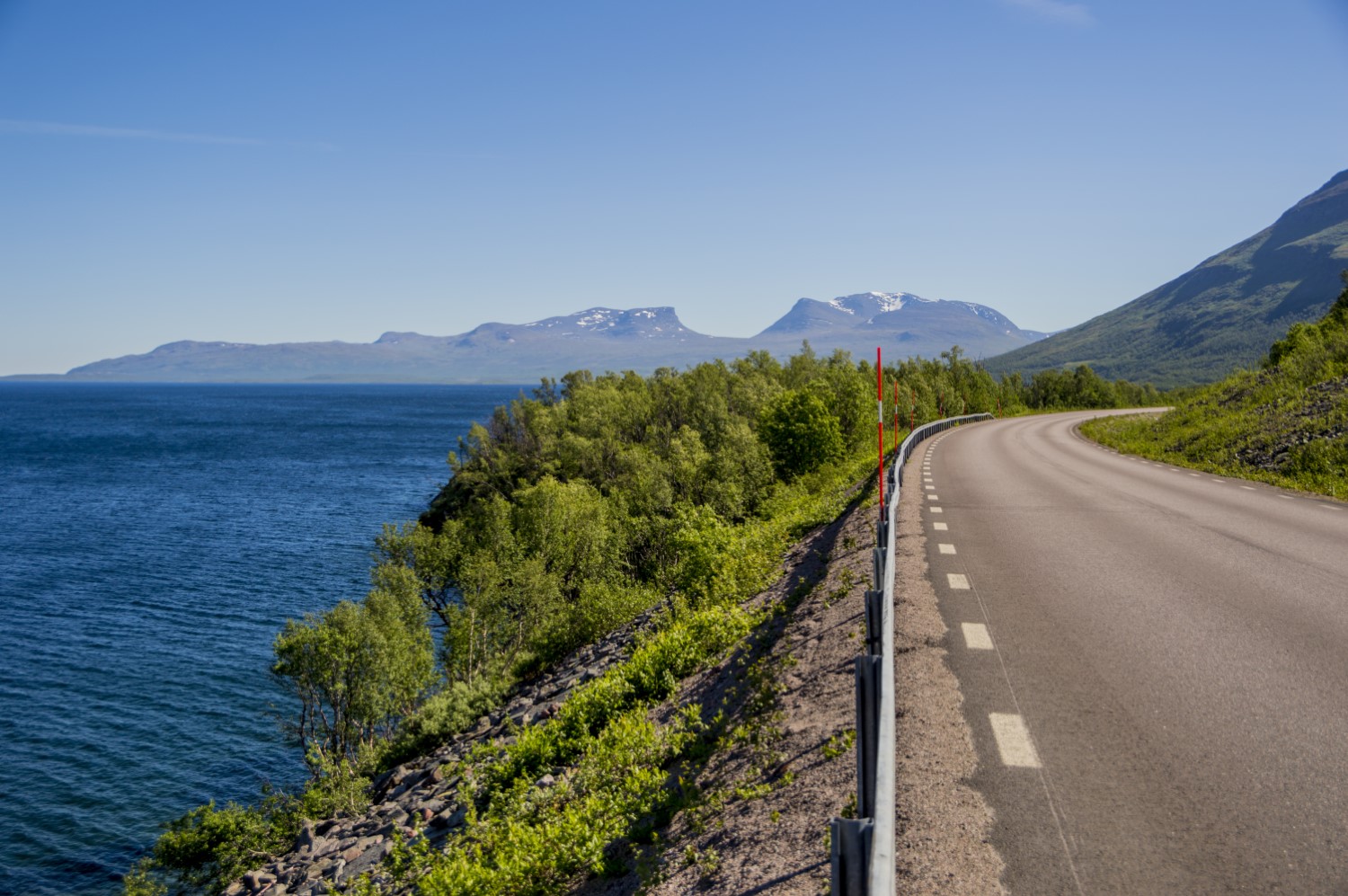 ugodno Švedska Skandinavija Senja road trip potovanje poceni otok Norveška Nordijske države narodni park načrt potovanja Lofoti Lofoten Lapporten fjord Evropa Abisko  